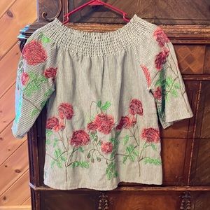 Studio West Apparel Embroidered Roses 🌹 Small 3/4 Sleeve